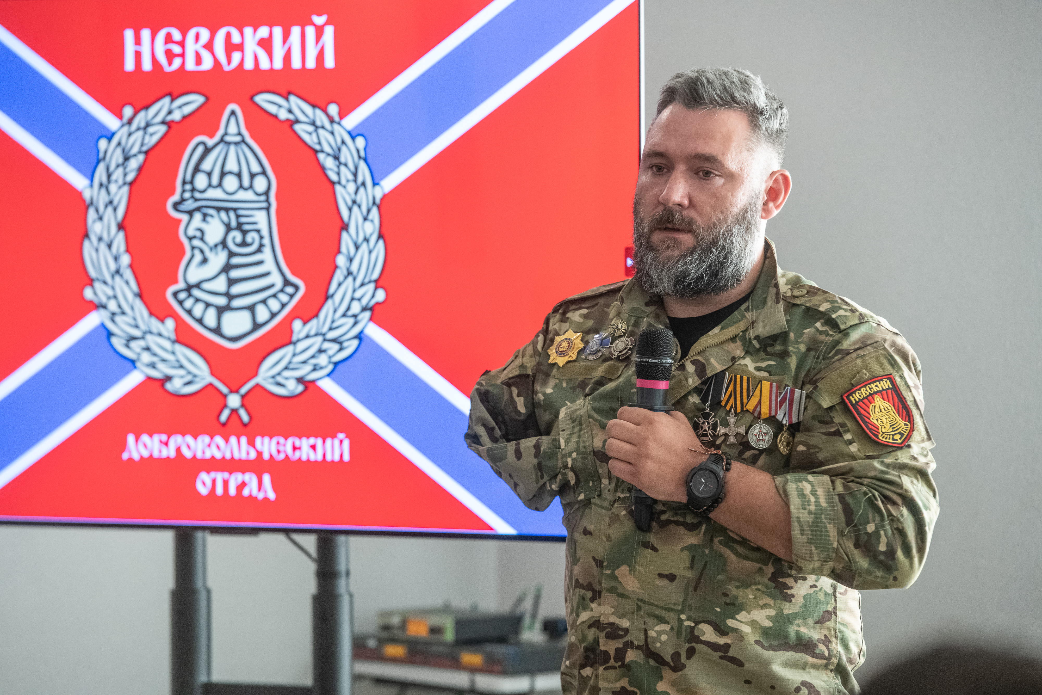 Возьмите мои глаза, посмотрите, что они видели: Герой СВО представил в ЦМТ свою книгу 