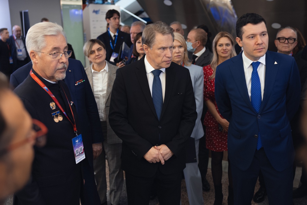 Мурашко и Алиханов.jpg Мурашко и Алиханов.jpg